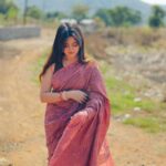 Ketaki Kulkarni Instagram - मन मस्त मगन बस तेरा नाम दोहराए 🌾🌼✨