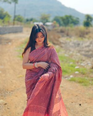 Ketaki Kulkarni Instagram - मन मस्त मगन बस तेरा नाम दोहराए 🌾🌼✨