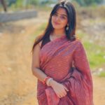 Ketaki Kulkarni Instagram - मन मस्त मगन बस तेरा नाम दोहराए 🌾🌼✨