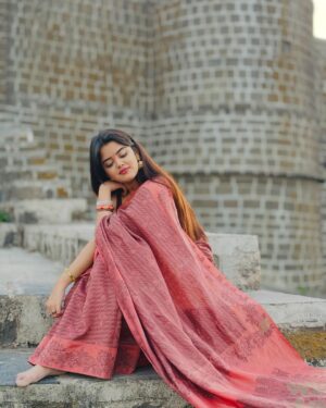 Ketaki Kulkarni Instagram - मन मस्त मगन बस तेरा नाम दोहराए 🌾🌼✨