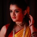 Ketaki Kulkarni Instagram - 🌻💫🦢🌙🍂🪞 MUA @makeupby_khushboopillai Hair @beautyby_looks Captured by @snapshooters__photography #saree #sareefashion #sareelove #ketakikulkarni