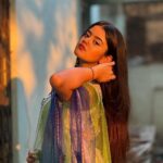 Ketaki Kulkarni Instagram - Flaunting my Indian-ness ✨🪷🦢🔅 #nofilter #indianwear #ethnic #ethnicwear #diwali #diwali2023 #indian #ketakikulkarni #instagram