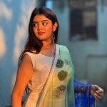 Ketaki Kulkarni Instagram - Flaunting my Indian-ness ✨🪷🦢🔅 #nofilter #indianwear #ethnic #ethnicwear #diwali #diwali2023 #indian #ketakikulkarni #instagram