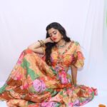 Ketaki Kulkarni Instagram - Happy Diwali everyone! 🪔✨ 📸 @the.redframe_ #diwali #diwalivibes✨ #diwali2023 #happydiwali #diwalioutfit #traditional #indianfestival #festival #festiveseason #festivewear #ketakikulkarni #instagram