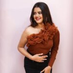 Ketaki Kulkarni Instagram - Down on brown 🤎🍫🍂 Captured by @the.redframe_ Mua & hair @glamorous_vanshikajain Edited @sk__sunny_007 #brown #brownhair #browngirl #glamour #slay