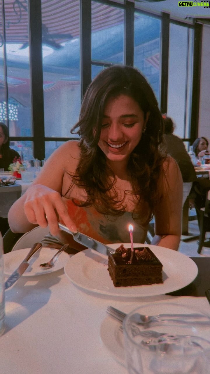 Ketika Sharma Instagram - Blessed Christmas morning πππΌβ¨π«Άππ§Ώπ€ #gratitude