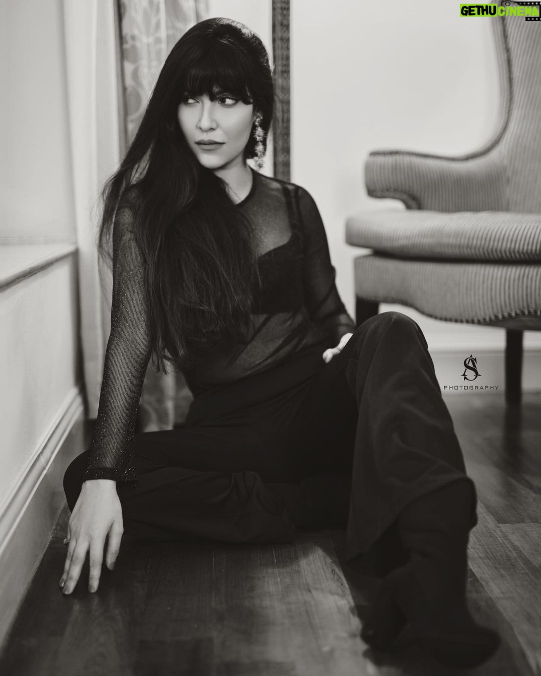 KhanZaadi Instagram - The only way you’ll win is if I quit✨ Captured by @asphotography_official #photography #potraits #portraitphotography #fashion #fashionstyle #black #mood #evening #assam #india Mumbai, Maharashtra