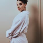 Khushi Kapoor Instagram - ☀️ @dior @blacksocks.studio @tom.seager_ @manpriyajewellery @nikhilmansata