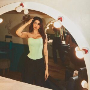 Khushi Kapoor Instagram - Bts💚

Styled by : @mohitrai with @shubhi.kumar @tarangagarwalofficial
Assisted by : @muskanduaaa
Photographer : @kadamajay
Make up : @tanvichemburkar
Hair: @souravv_roy_