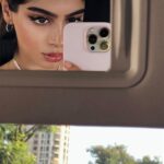 Khushi Kapoor Instagram – Peek-a-boo