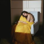 Khushi Kapoor Instagram - 💛 @arpita__mehta @tanghavri @shriramhariramjewellers @prithvipictures