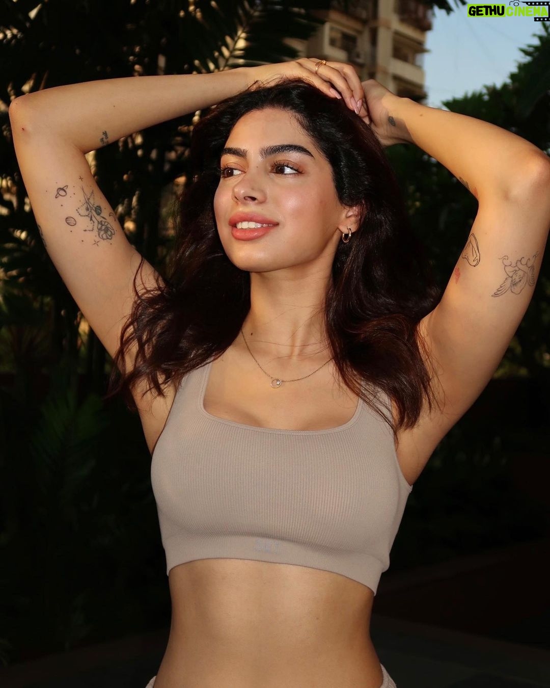 Khushi Kapoor - 217.7K Likes - Panda took over my pic