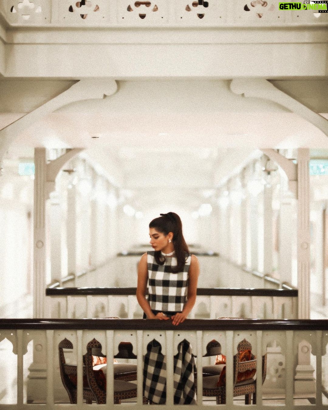Khushi Kapoor Instagram - Yesterday for @dior