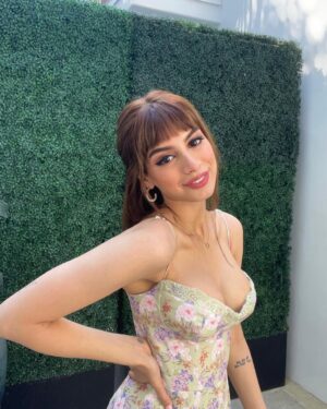 Khushi Kapoor Instagram - 🌻