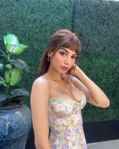 Khushi Kapoor Instagram - 🌻