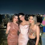 Khushi Kapoor Instagram - 🥳