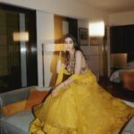 Khushi Kapoor Instagram - 💛 @arpita__mehta @tanghavri @shriramhariramjewellers @prithvipictures