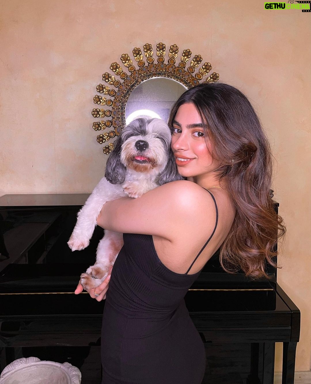 Khushi Kapoor Instagram - Wholesome content for u👼🏼