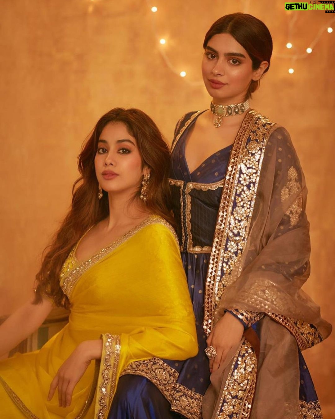 Khushi Kapoor Instagram - Srry for the excessive Diwali pics, I’m done now😙✌🏼