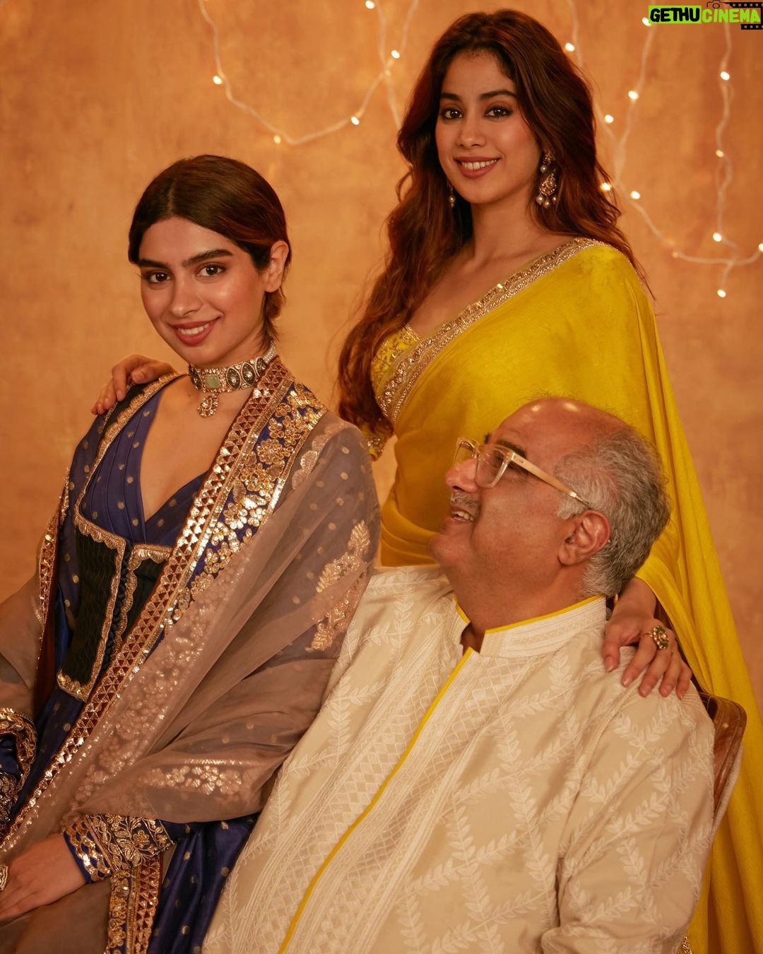 Khushi Kapoor Instagram - Srry for the excessive Diwali pics, I’m done now😙✌🏼