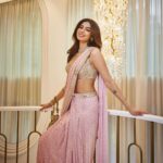 Khushi Kapoor Instagram - 🌸 @arpitamehtaofficial @spacemuffin27 @hot.hair.balloon @tianakamtephotography