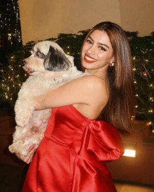 Khushi Kapoor Instagram - All I want for Christmas is cuddles🤍🐶🎄