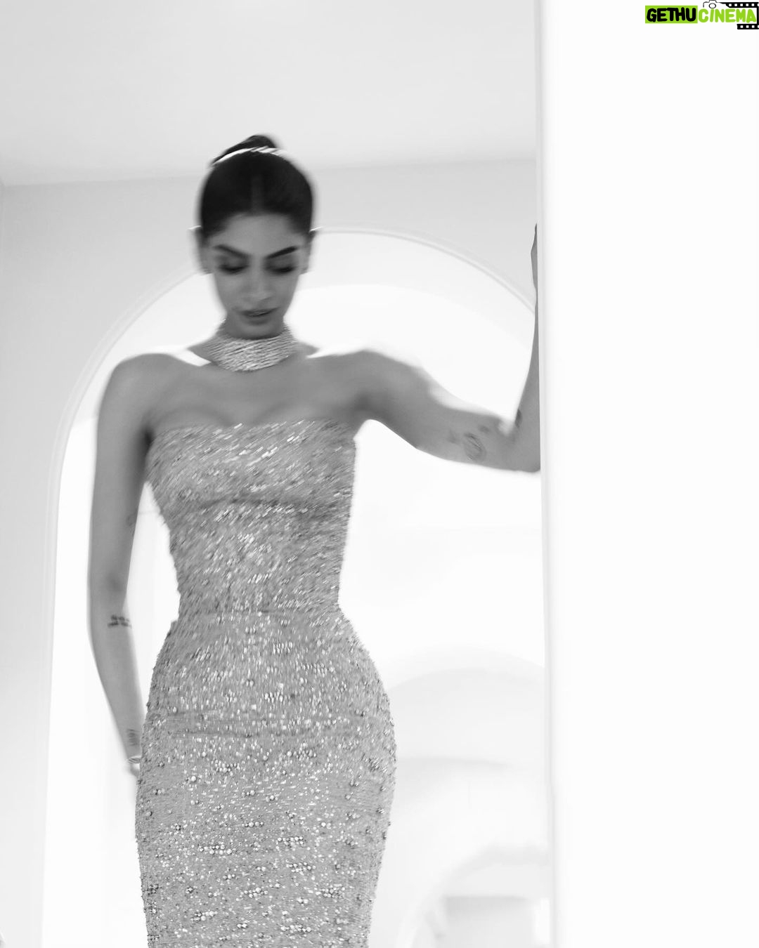 Khushi Kapoor - 249.5K Likes - The most special night with the most special pieces of you🤍