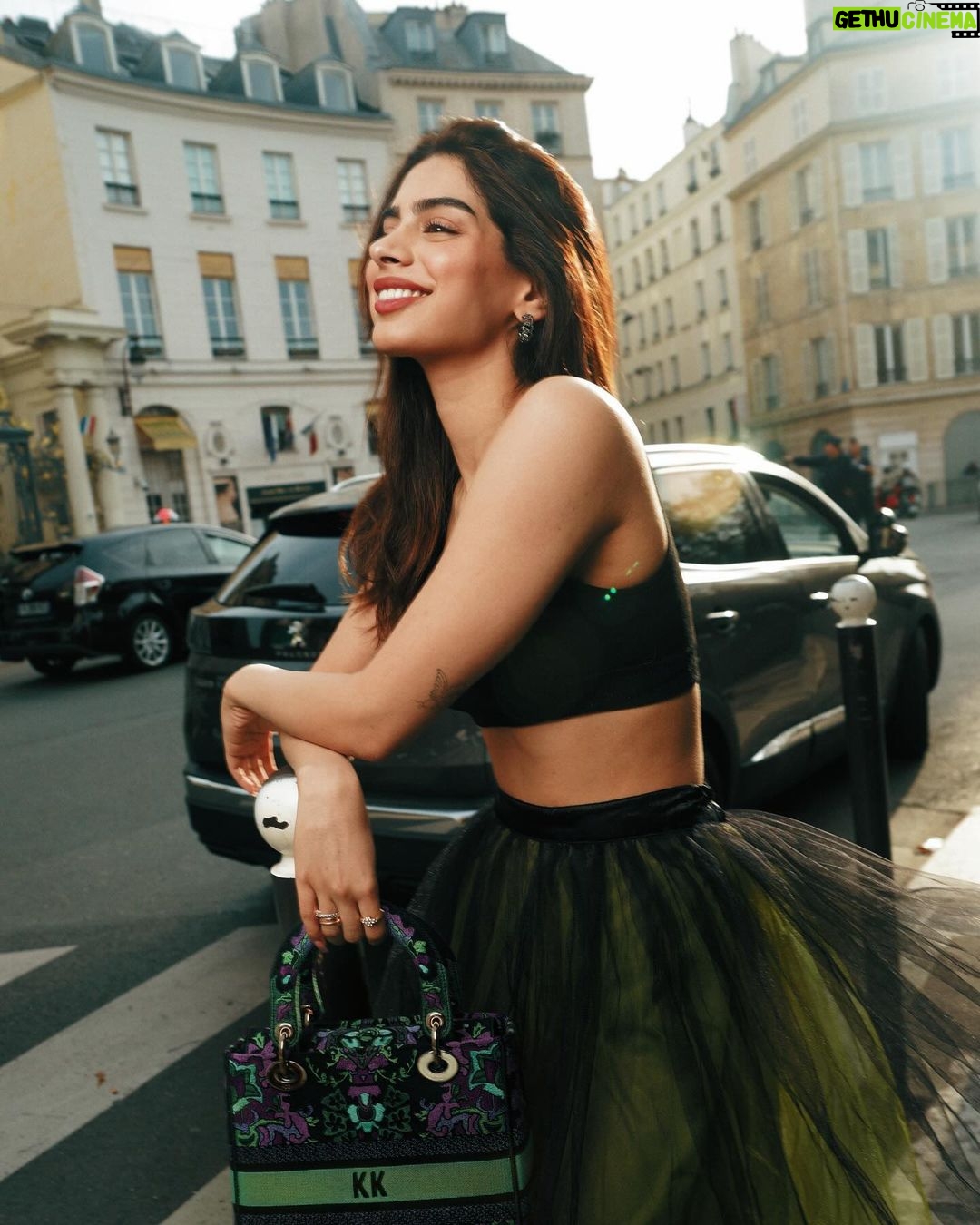 Khushi Kapoor - 220K Likes - 🥳