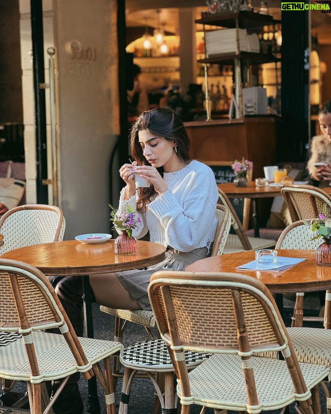 Khushi Kapoor - 220K Likes - 🥳