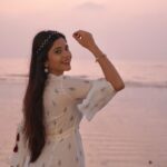 Kinjal Rajpriya Instagram - દરિયા તણો ક્યારો કર્યો એનો કૂવો કેવડો હશે ? એ કોસનો હાંકણહાર ખેડૂત ઉભો ક્યાં હશે ? ~કવિ દુલા ભાયા કાગ 📸 @iam_rajinamdar