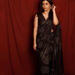 Konkona Sen Sharma Instagram - Getting back to favourites! Styled by @damini_styles Wearing: @raw_mango Jewellery: @amrapalijewels Photographer: @pehelaggarwal Makeup: @taskeen_c Hair: @ritashukla22