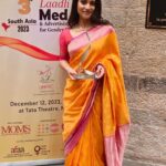 Konkona Sen Sharma Instagram - Honoured to receive the Laadli Media Award for Gender Sensitivity in cinema alongside real heroes and pioneers like Bhanwari Devi, Vimla Patil, Aruna Raje, Nadira Babbar and many others! Thank you so much @laadli_pf Oh hi prettiest Chief Guest @rasikadugal ♥️ 📷: @urvashizala 😘😘 HMU: @themakeupwaley @nirabahadur