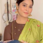 Krishna Mukherjee Instagram - Rakhi Ready🥰 Outfit- @ambraee_ 😍