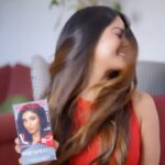 Krishna Mukherjee Instagram - Guests are coming over in 30 mins? I’ve got an easy solution to getting #ReadyIn5! ✨ Thanks to Revlon Top Speed Hair Color, my hair looks healthy & natural in just 5 mins! The application process is so easy, and it 100% covers all grays, making my hair beautiful from root to tip!😍 It also includes no-ammonia and infused with Mother of Pearl & Ginseng Extract that protect my hair from damage! 😍 I’ve found my new hair color bestie! Want to try it out for yourself? Grab your favorite Revlon Top Speed Hair Color from Amazon and use the code ‘Revlon-S10’ for a special discount! 😉 #Revlon #Topspeed #Readyin5 #HairColor #Color #TopspeedHairColor