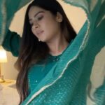 Krishna Mukherjee Instagram – Naino Wale Ne 💚

Wearing- @gulabi_dori