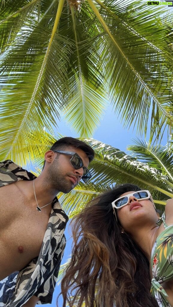 Krishna Mukherjee Instagram - Falling in love all over again at the beautiful Island La Digue 🌴🌊 La Digue, Seychelles