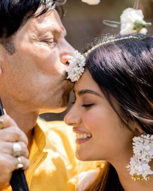 Krishna Mukherjee Instagram - Dear Daddy, no matter where I go in life, you’ll always be my number one man. ❤️

Thank you @israniphotography for capturing these beautiful moments ❤️