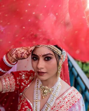Krishna Mukherjee Instagram - Bachpan se na Mujhe Shaadi karne ka Bada shauk tha by god 🤪
MUA - @sakshigupta_makeup_studio 
Styleby- @stylebysugandhasood 
Jewellery- @madhubanbymanubhai 
Captured by - @israniphotography 
For Making it happen - @diapers_and_lipsticks