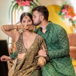 Krishna Mukherjee Instagram - Humari Mehndi 💚 Mehndi- @pinkymehndiart @bhavnamehndiartist Captured by- @israniphotography Style by- @stylebysugandhasood Event&decor- @jestbeauevents011