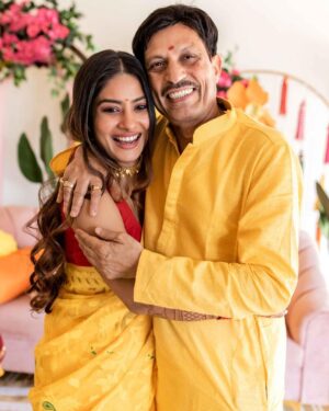 Krishna Mukherjee Instagram - Happy Poila Baisakh 💛 
 
PC- @israniphotography