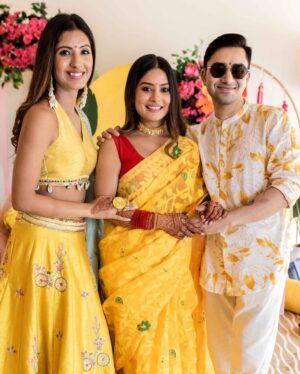 Krishna Mukherjee Instagram - Happy Poila Baisakh 💛 
 
PC- @israniphotography