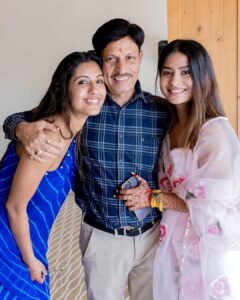 Krishna Mukherjee Instagram - An appreciation post for my parents ❤️ No it’s not their anniversary or birthday but just wanted to share my deepest gratitude for having them in my life. . We wouldn’t be where we are, if it weren’t for them. Thank you for always believing in us, for loving us unconditionally, for accepting us the way we are.. for forgiving us for our all big & small mistakes.. We love you both 😘