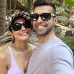 Krishna Mukherjee Instagram - Green or blue, there is no where I would go without you… cause your my apple pie ❤️ Vallée de Mai