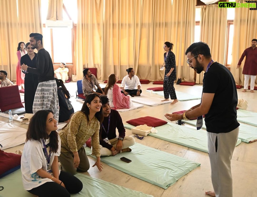 Krishna Mukherjee Instagram - Days of Joy and Happiness ♥️ Had the best time of my life in Aashram in Bengaluru @artofliving Really Grateful for this beautiful experience @srisriravishankar . There is so much to learn but the most easiest thing we keep forgetting in our life is to be “HAPPY” And These 3 days were life changing experience for me. All we have to do is MEDITATE ♥️ There were so many emotions I bottled up inside me but @artofliving helped me to release and let go of all my pain and sorrows. Thank you so much ♥️🙏🏻 Forever Grateful 😃