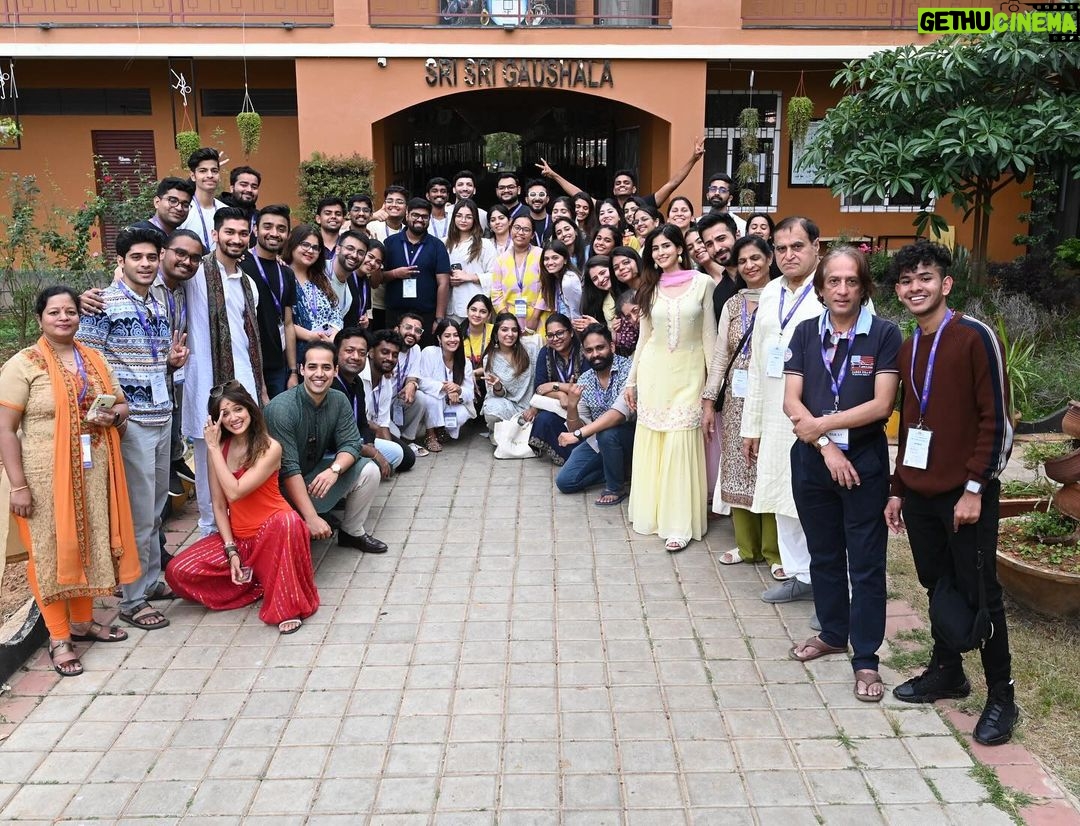 Krishna Mukherjee Instagram - Days of Joy and Happiness ♥️ Had the best time of my life in Aashram in Bengaluru @artofliving Really Grateful for this beautiful experience @srisriravishankar . There is so much to learn but the most easiest thing we keep forgetting in our life is to be “HAPPY” And These 3 days were life changing experience for me. All we have to do is MEDITATE ♥️ There were so many emotions I bottled up inside me but @artofliving helped me to release and let go of all my pain and sorrows. Thank you so much ♥️🙏🏻 Forever Grateful 😃