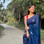 Krishna Mukherjee Instagram – Wrapped In Tradition, Draped In Grace. 

Saree from Shantiniketan ♥️