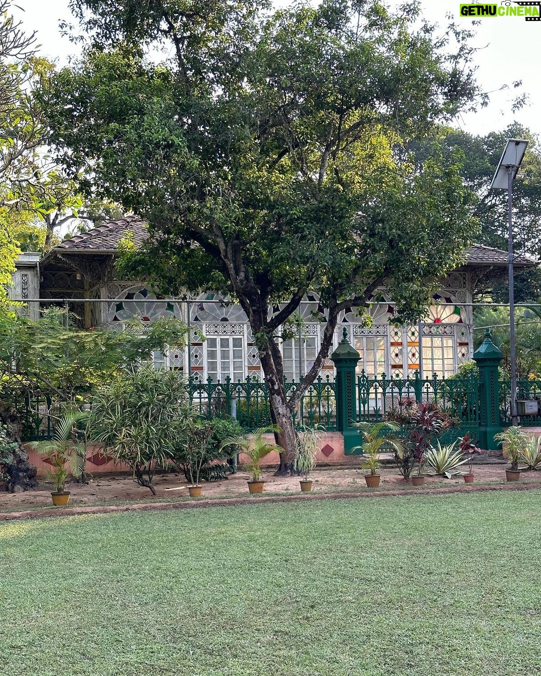 Krishna Mukherjee Instagram - Amader Choto Nodi amader chhoto nodi chole bake bake boishakh maashe tay hnatu jol thake. paar hoe jay goru, paar hoy gaari - dui dhaar unchu taar, dhalu taar paari. By- Ravindra Naath Thakur Shantiniketan , Bolpur