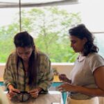 Kriti Kharbanda Instagram - Mazaa aaya, toh share kar rahi hoon! Aap log bhi try karo gay? Pakka promise aapko bhi mazaa aayega! Stress release ka sabse faadu tareeka hai yeh! World mental health day hai aaj- so sharing with you a little something that puts a smile on my face :) How do u deal with mental health issues? Apna tareeka share karo, kya patha, jo comments pad raha hai unke kaam aa jaye :) 😍😍 . . #pottery #traveldiaries #worldmentalhealthday #stressrelief