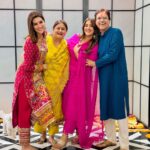 Kriti Sanon Instagram - Clearly we weren’t coordinated!! 🤣 Here’s to a colourful year ahead! ❤️🩷💛💙 Happy Diwali from the Sanon parivaar!! 💥🪔
