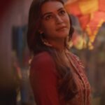 Kriti Sanon Instagram - Iss desh ke laakhon rang hu main Ek apna sa hi andaaz hu main Kyunki mere rang hi meri reeti India is a land of colours and these colours make the women of India. So, here’s presenting, a thought close to my heart, #MereRangHiMeriReeti. I am sure, Kashmir se Kanyakumaari tak, every kanya will relate to this beautiful ad by #Rangriti. So go ahead, show your love and celebrate all your rang.❤️ #Ad
